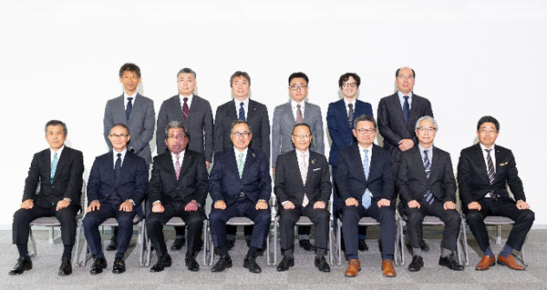定時総会 ２０２５・２０２６年度役員集合写真