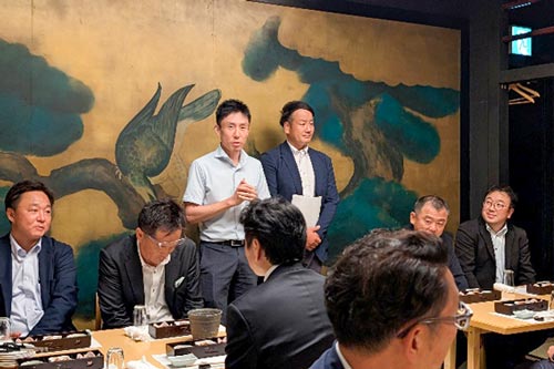 懇親会の様子