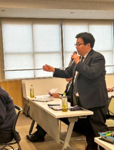 講演後の質疑応答の様子